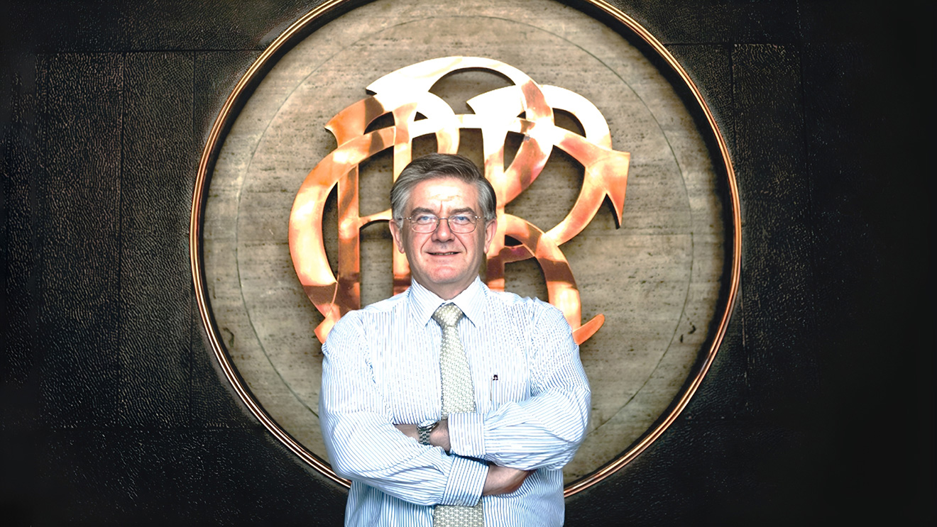 Renzo Rossini Miñán, Funcionario Público Ejemplar
