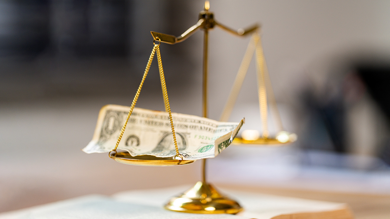 A Dynamic Stochastic General Equilibrium Model with Dollarization for the Peruvian Economy