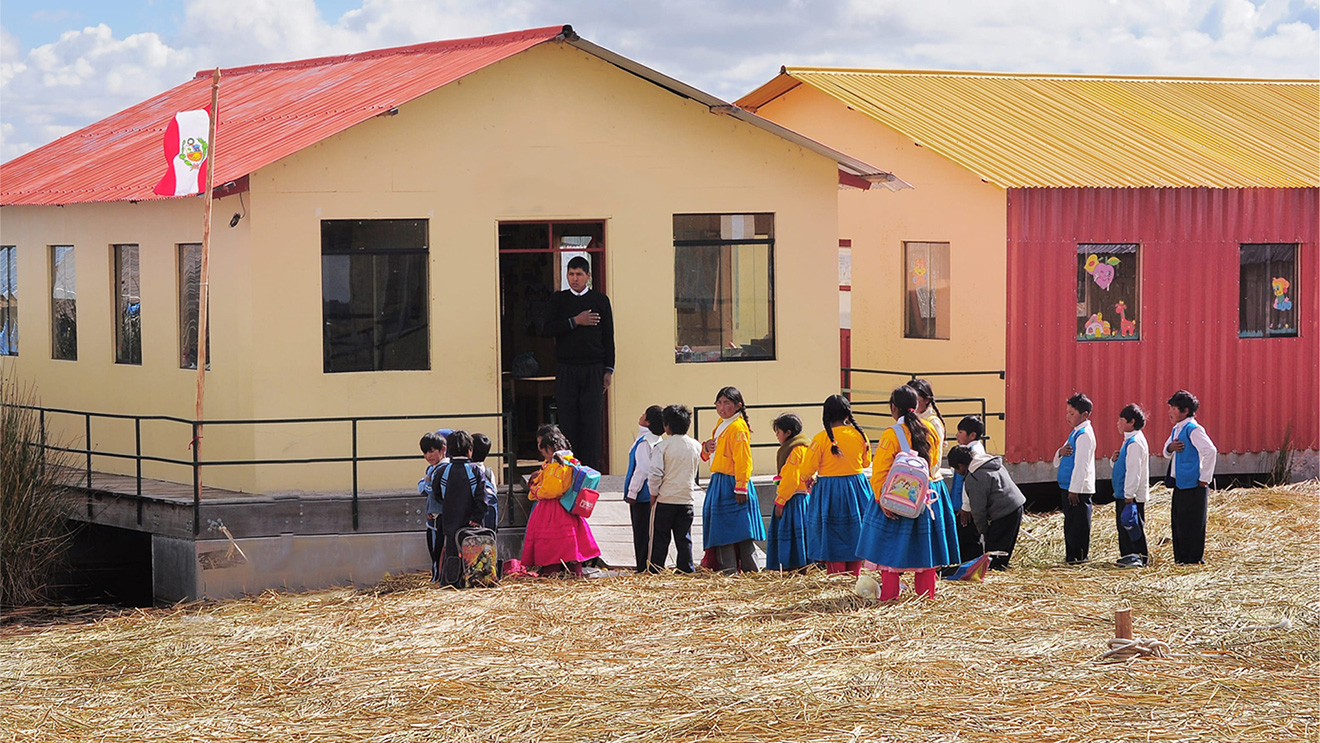 The value of teachers: an analysis of the effect of teacher knowledge on the performance of students in Peru