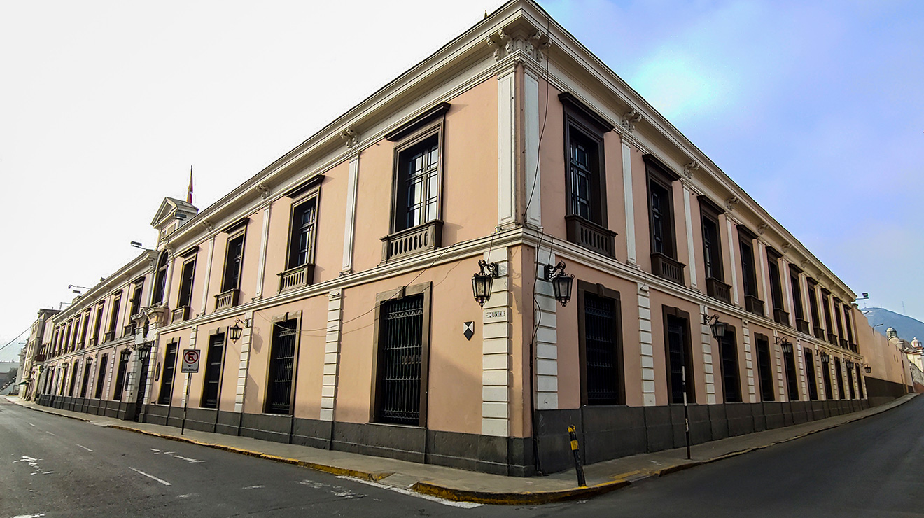 De la macuquina a la bimetálica. 445 Años de la fundación de la casa nacional de moneda