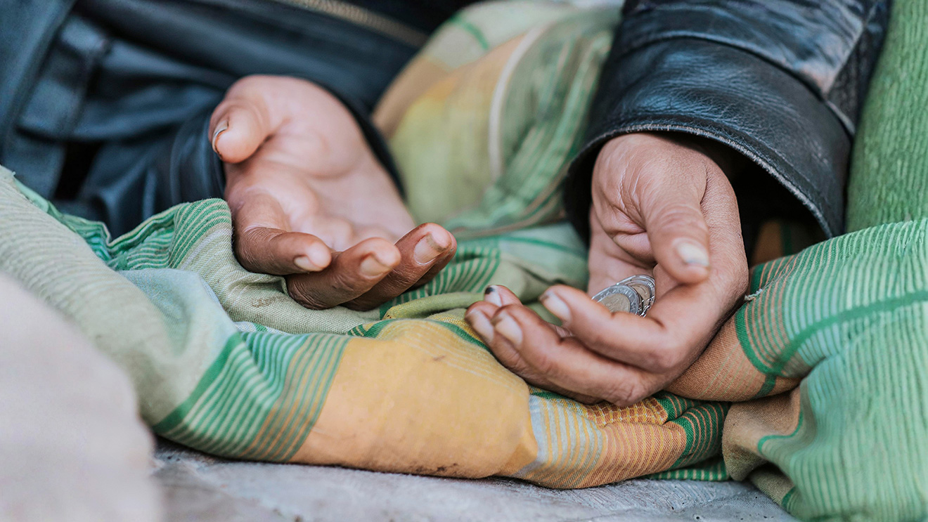 What makes the poor stay poor? Poverty dynamics in Peru.