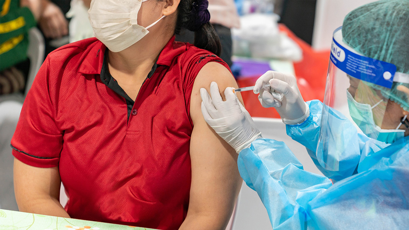 Peru: Impact of Vaccination on COVID-19 Infections and Excess Mortality