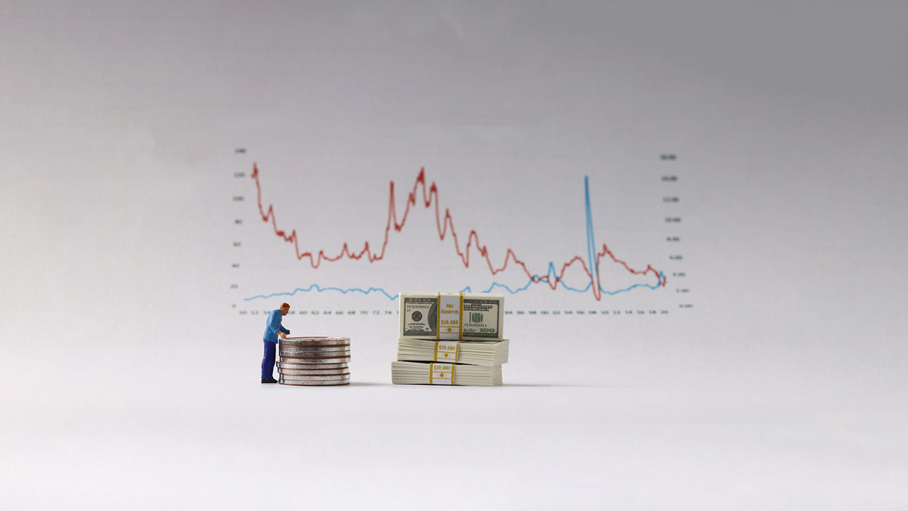 Análisis de estrategias de divisas: momentum, contrarian y carry trade